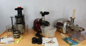 Comparer extracteurs de jus Angel 5500, Oscar Neo DA 1000 et Hurom HH2
